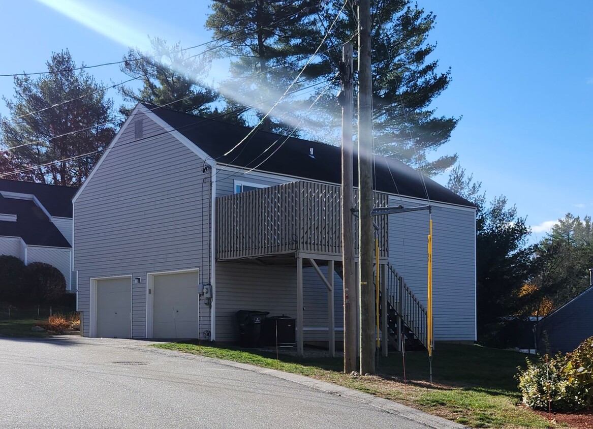 Primary Photo - 3 Bedroom, 1.5 bath detached condo at Kens...