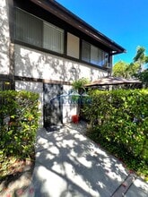 Building Photo - 320 Miraleste Dr