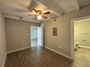Interior Photo - The Vintage