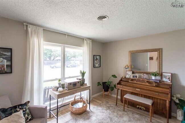 Foto del edificio - 2913 Radney Ln