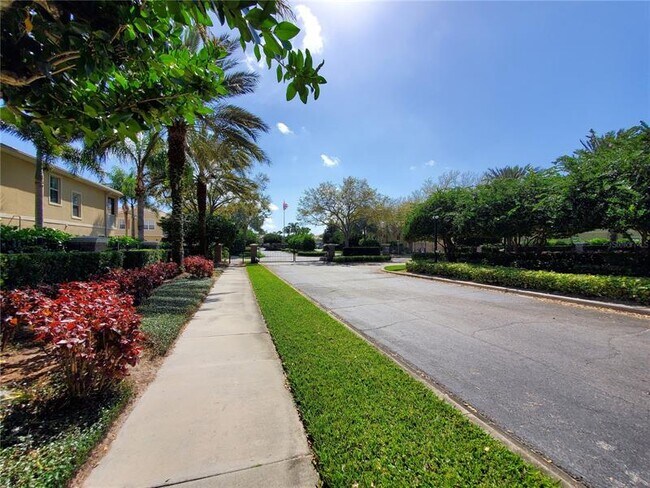 Building Photo - 3667 Parkridge Cir