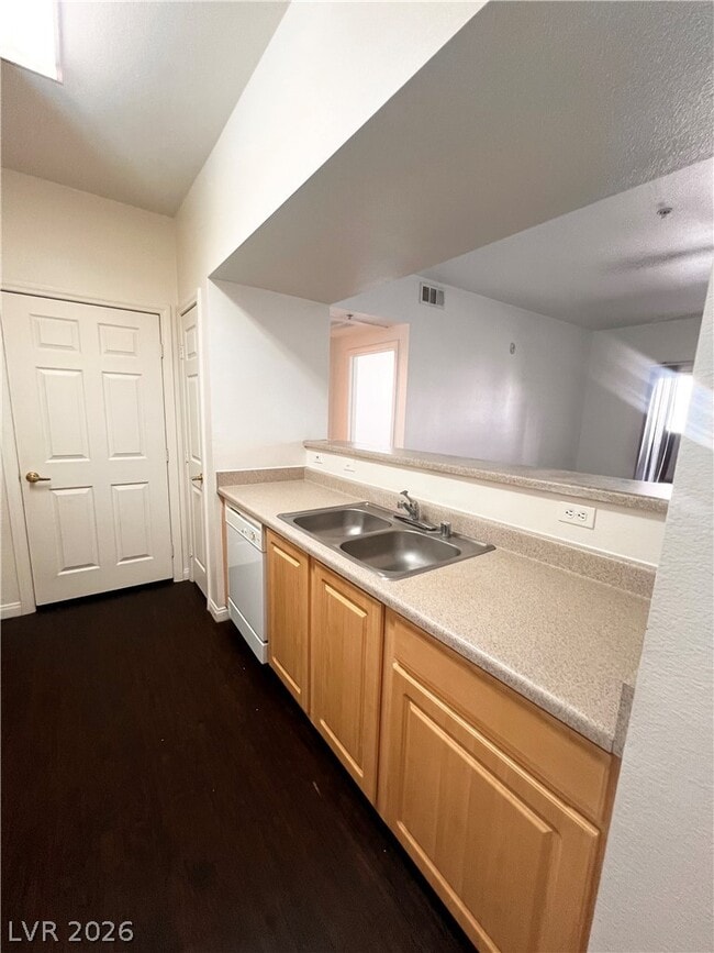 Building Photo - 6955 N Durango Dr