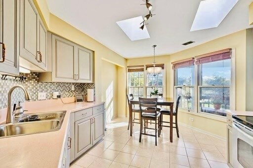 Foto del edificio - 81 Willow Pkwy