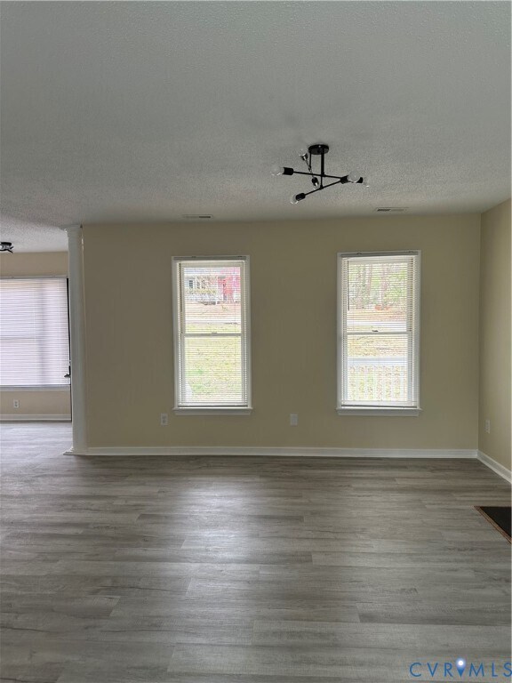 Foto del edificio - 4417 Burgess House Ln