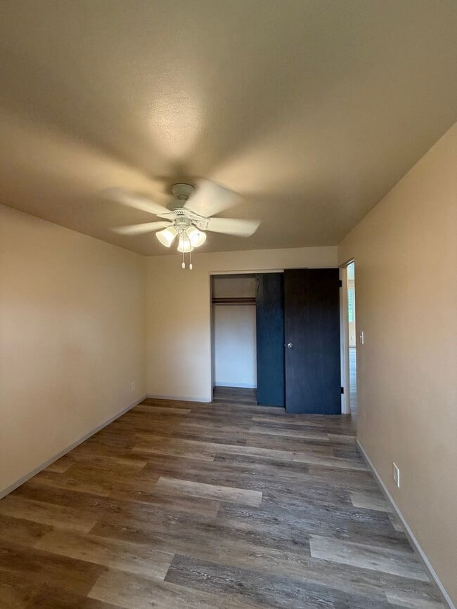 Building Photo - 3309 E Edgemere Dr