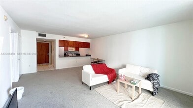 Building Photo - 1200 Brickell Bay Dr