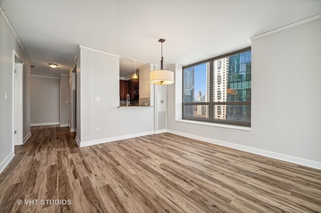 Building Photo - 420 E Waterside Dr