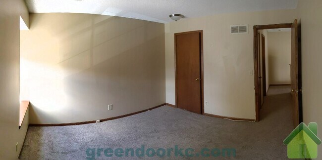 Building Photo - 524 Kenneth Ln