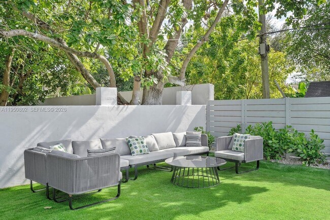 Foto del edificio - 270 NW 41st St