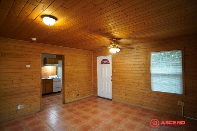 Building Photo - Cute Apartment in Arvin!