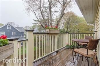 Building Photo - 3 br, 1 bath  - 16 Primrose St # 2S
