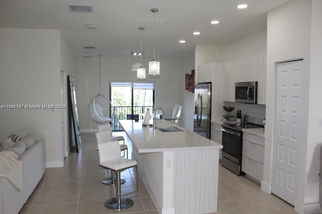 Photo - 8015 NW 104th Ave (Doral, FL)