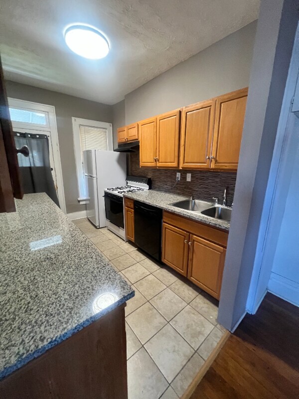 Foto principal - 95 W 1st Ave