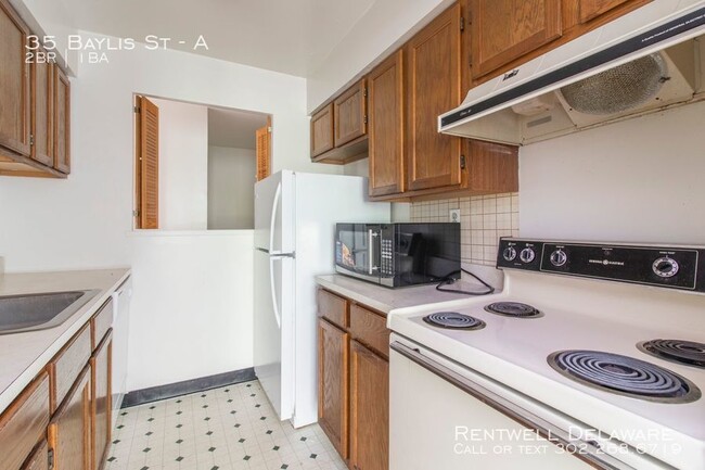 Building Photo - Well-Maintained 2BR/1BA only $975!!