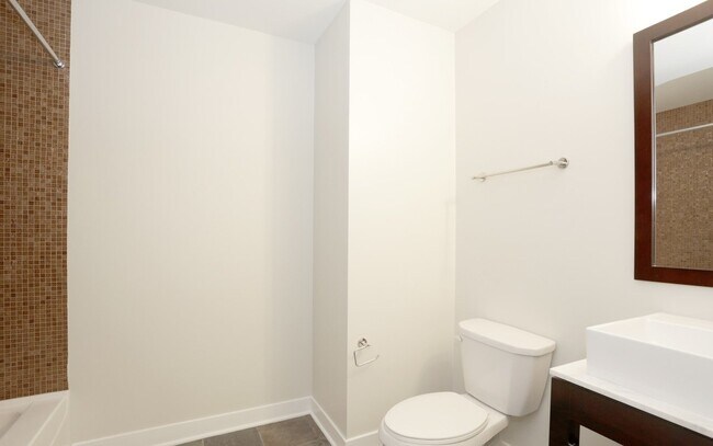 Foto del edificio - 697 W Wayman St