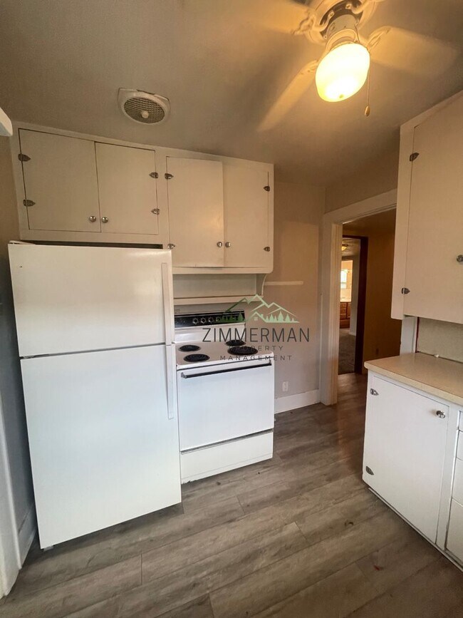 Building Photo - Newberry