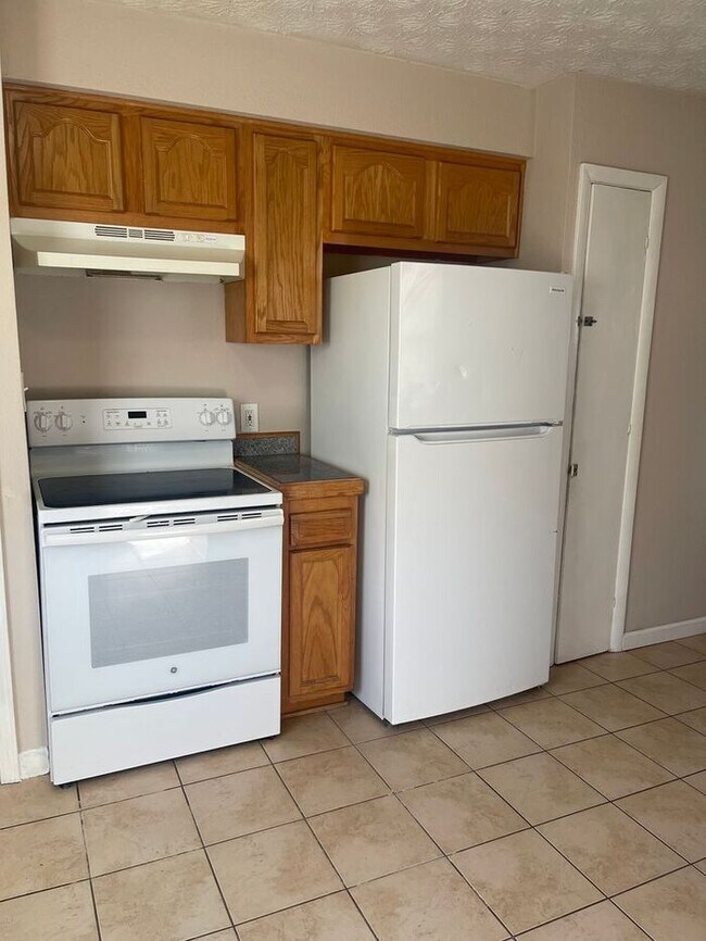 Foto del edificio - Charming ranch in wonderful neighborhood