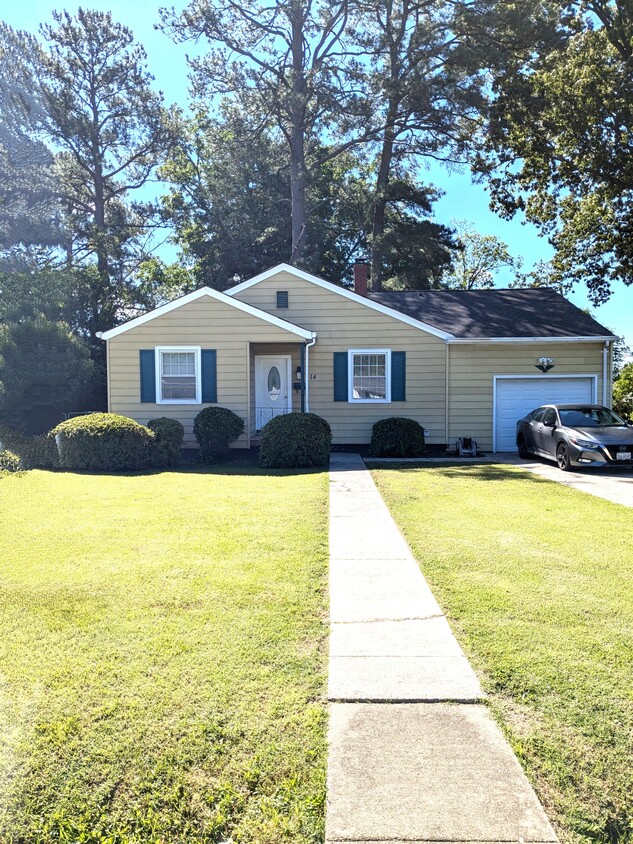 Primary Photo - 14 Fontaine Rd