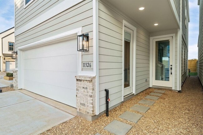 Building Photo - 11305 Stonework Grv Ln