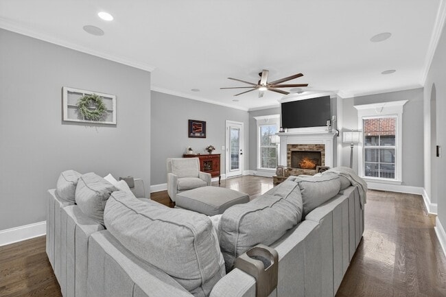 Building Photo - 607 Southshore Pt