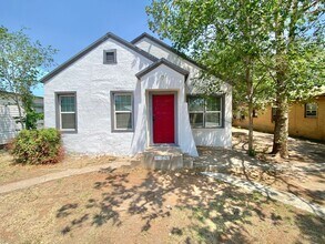 Building Photo - 2218 15th St