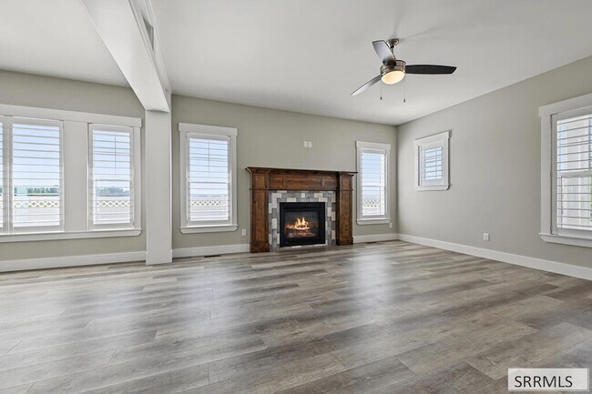 Foto del edificio - 4491 Craven Ln