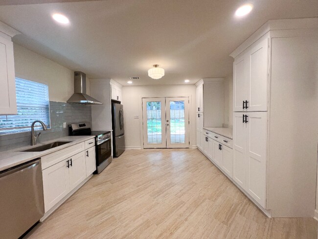 Foto del edificio - 826 Blossom St SW
