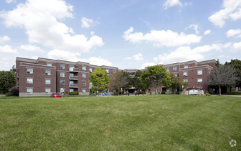 Building Photo - South Centrepointe