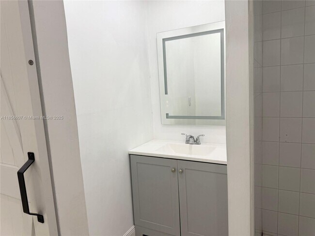 Foto del edificio - 2322 SW 106th Ct