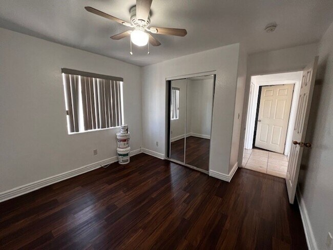 Building Photo - 9203 S Central Ave