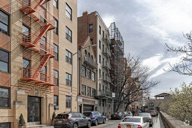 Building Photo - 17 Chittenden Ave