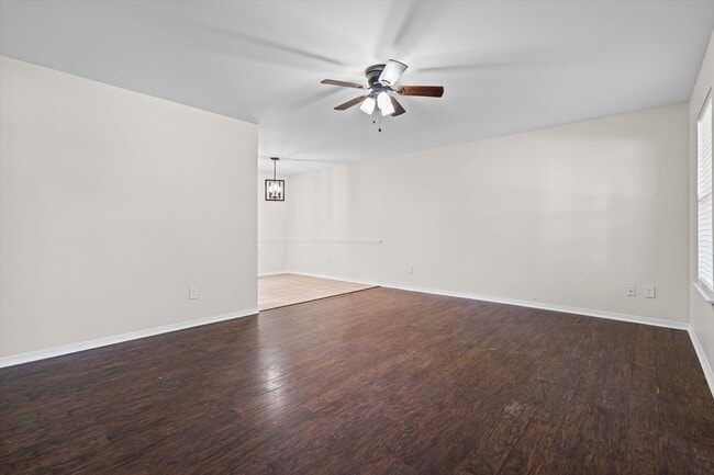 Building Photo - 165 Montclair Loop