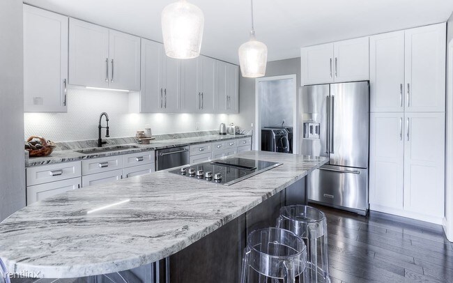 Foto del edificio - 3 br, 2.5 bath  - 7365 Danbury Dr