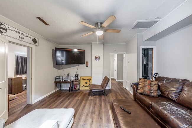 Foto del edificio - 431 Moro St