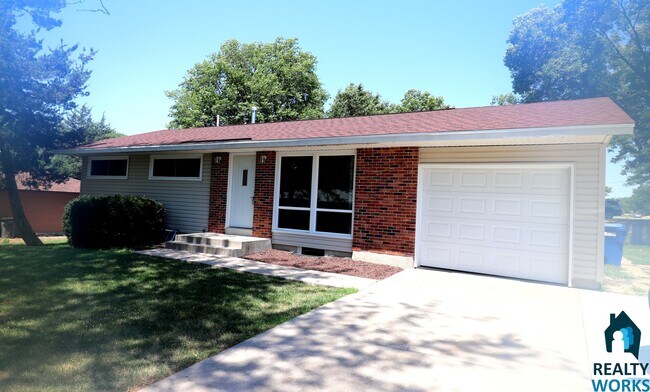 Foto del edificio - 3 Bedroom Home