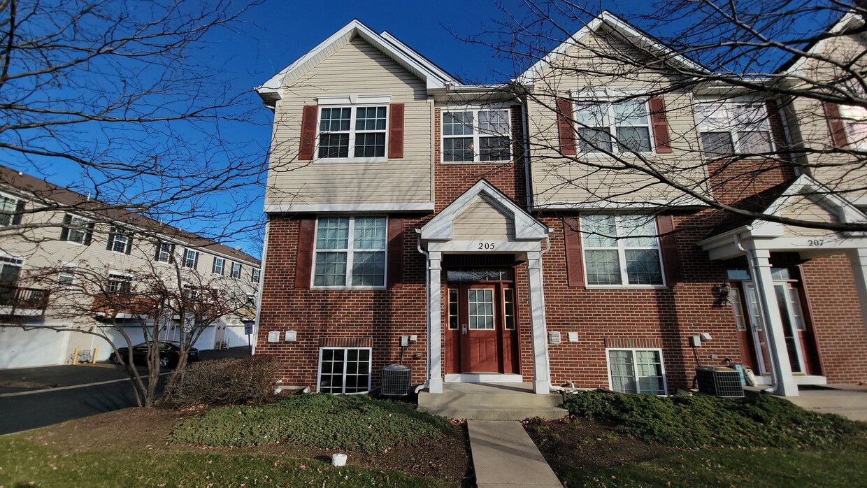 205 South Oak Creek Apartment for Rent in Romeoville, IL