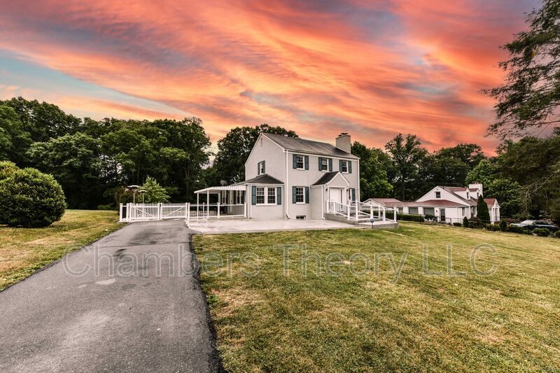 Foto principal - 3529 Woodburn Rd