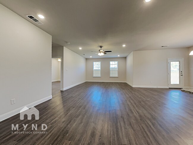 Foto del edificio - 2220 Angelina St