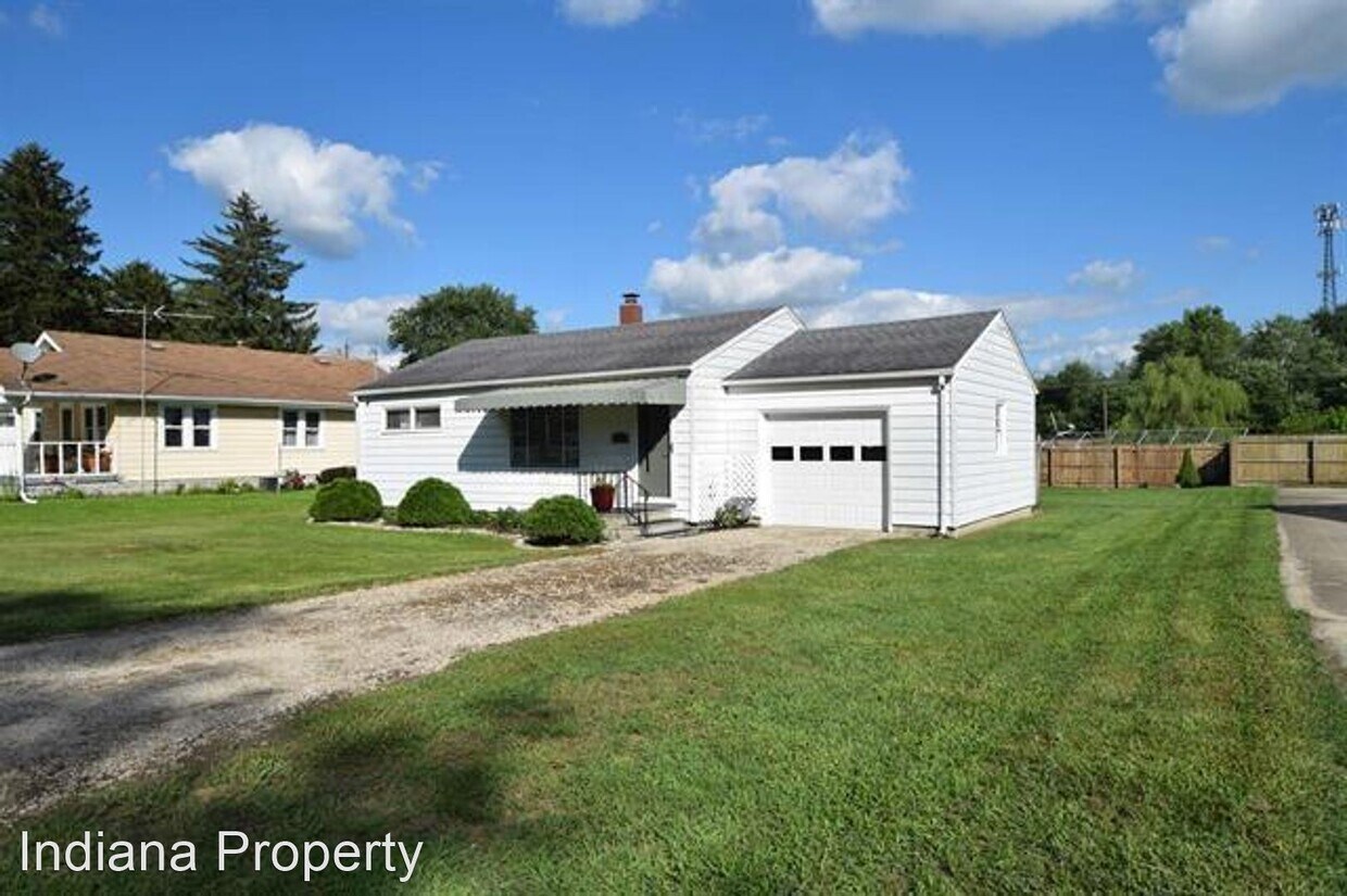 2 br, 1 bath House 14209 W Main St House Rental in Daleville, IN