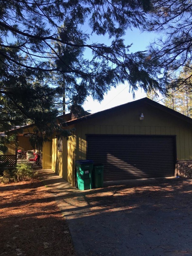 Foto principal - 18960 Middle Camp Sugar Pine Rd