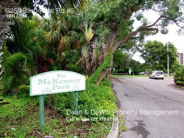 Foto del edificio - 9250 Blind Pass Rd