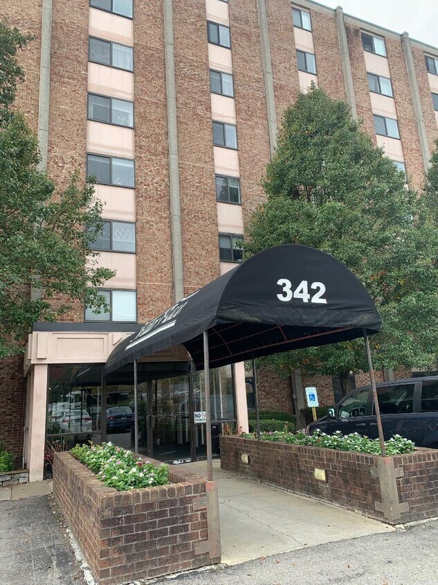 342 Waller Ave Unit 4H, Lexington, KY 40504 Room for Rent in