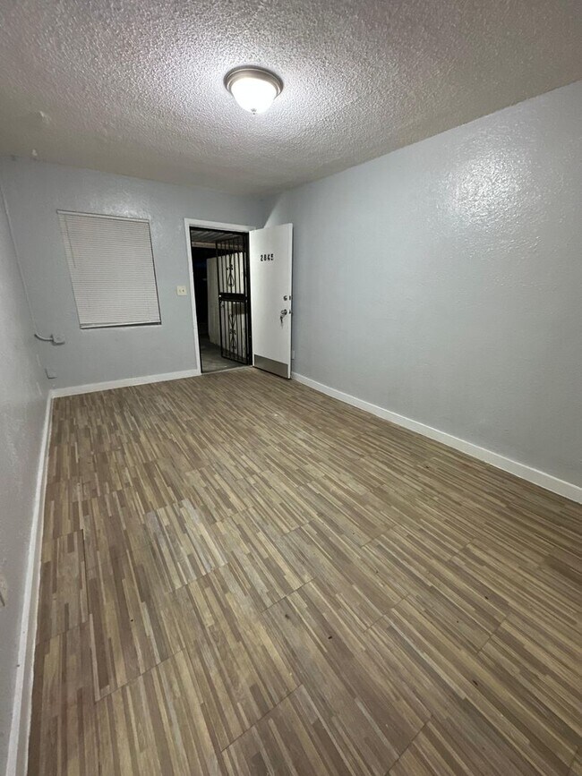 Foto del edificio - 2845/2847 W 6th St.