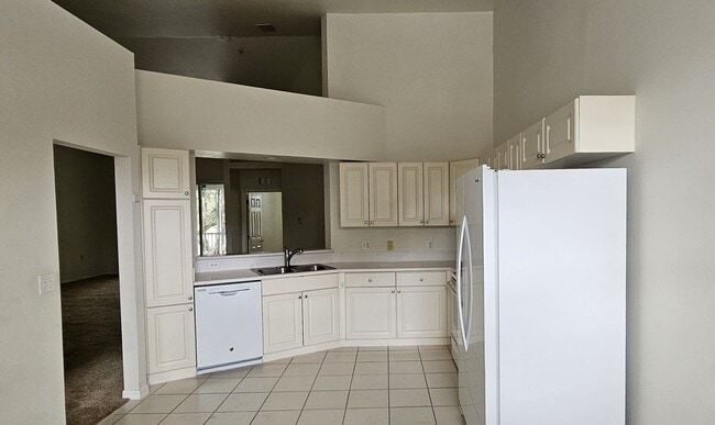 Building Photo - 2 bedroom, 2 bath condo in Summerwind- Com...