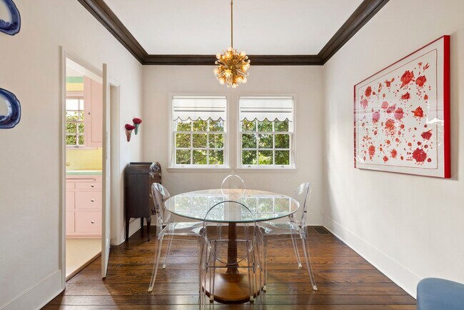 Foto del edificio - 10966 Strathmore Dr
