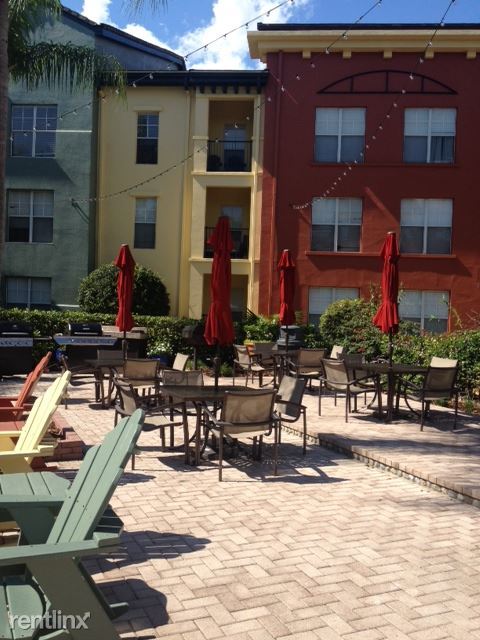 Building Photo - 2410 W Azeele St