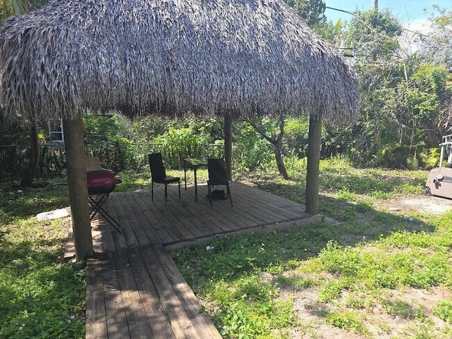 Foto del edificio - 1123 NW 3rd Ave