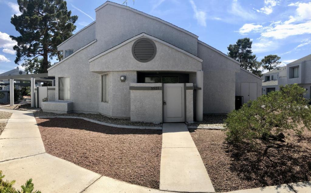 Primary Photo - 5521 Orchard Ln