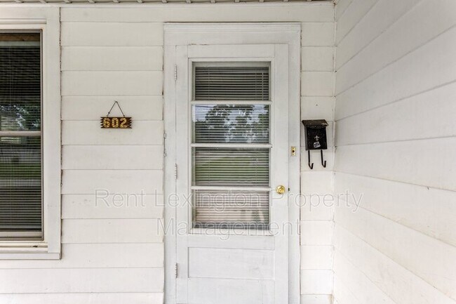 Building Photo - 602 E Jackson St