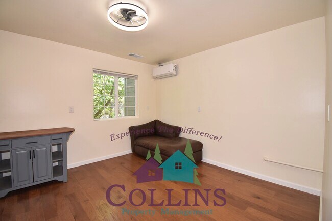 Foto del edificio - 12883 Ridge Rd